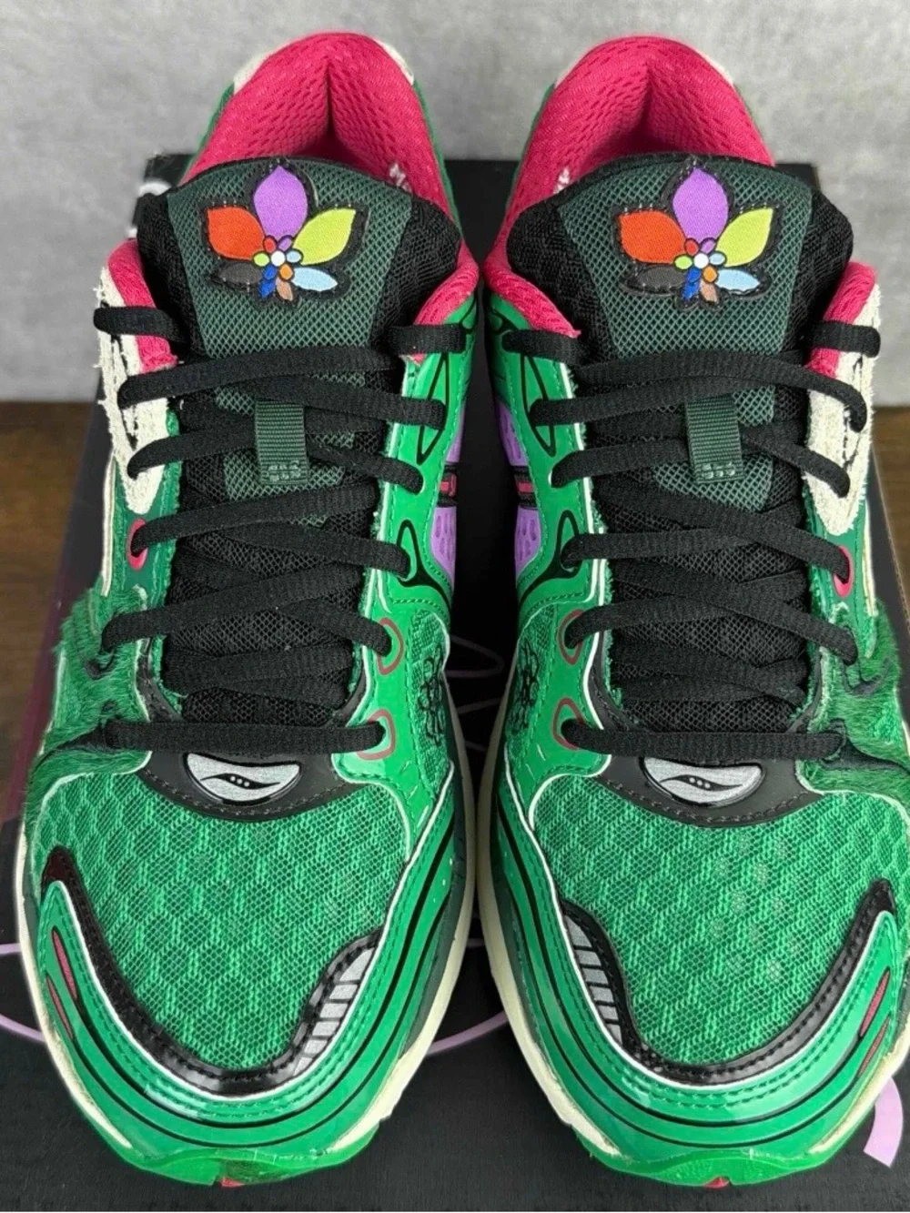 Saucony ProGrid Triumph 4 x Jae Tips Flowers Grow Fern Green Size 7.5 S70966-4